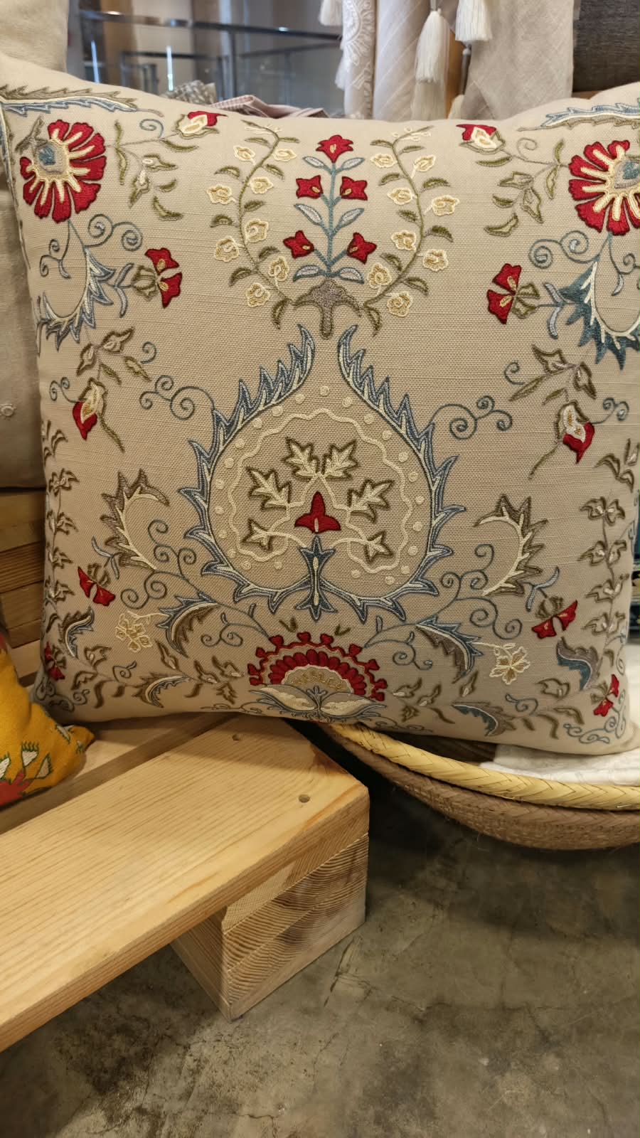 Suzani Beige (CU004) Square Cuhion Offwhite Khamta