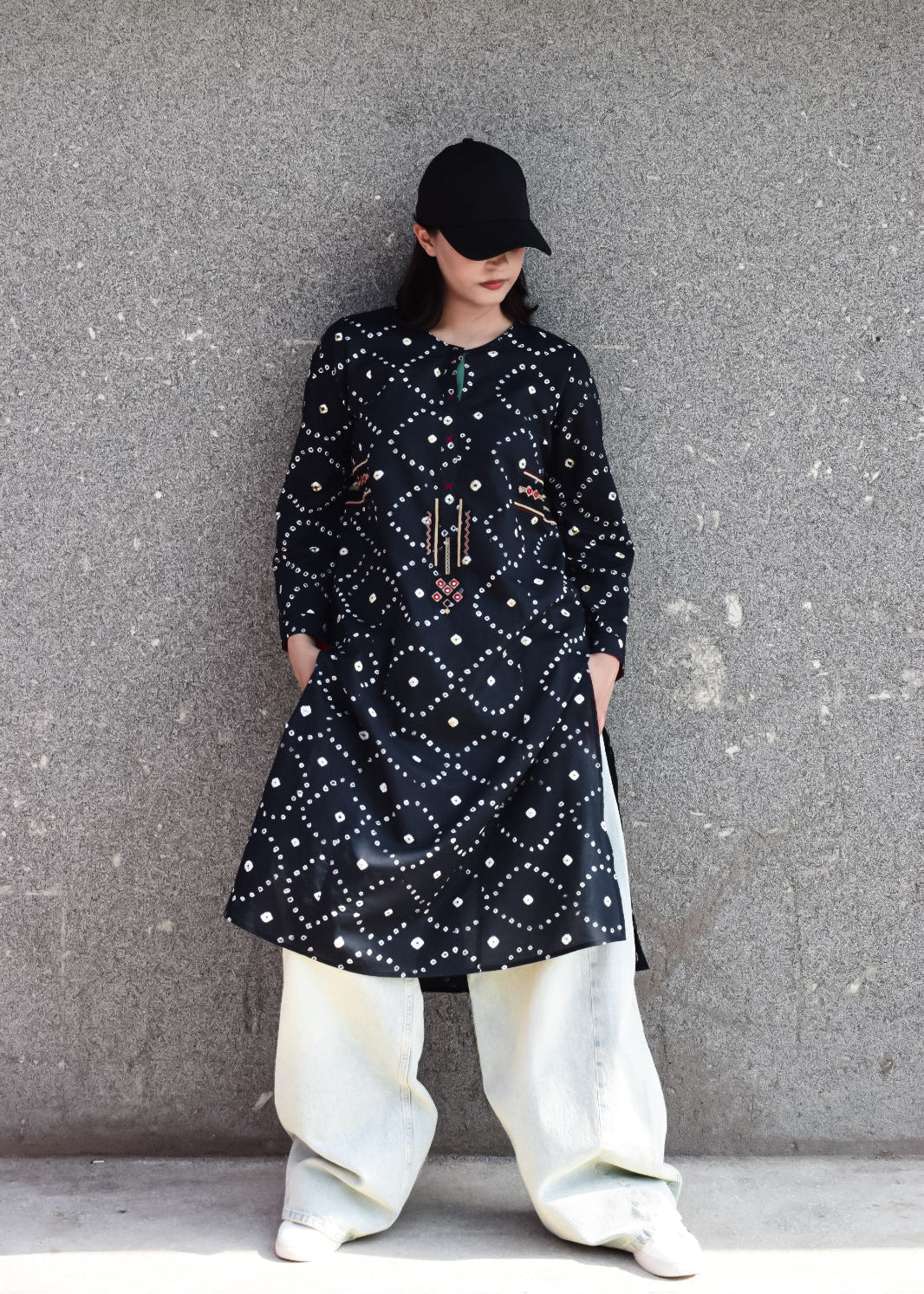 Noir Black Chunri
